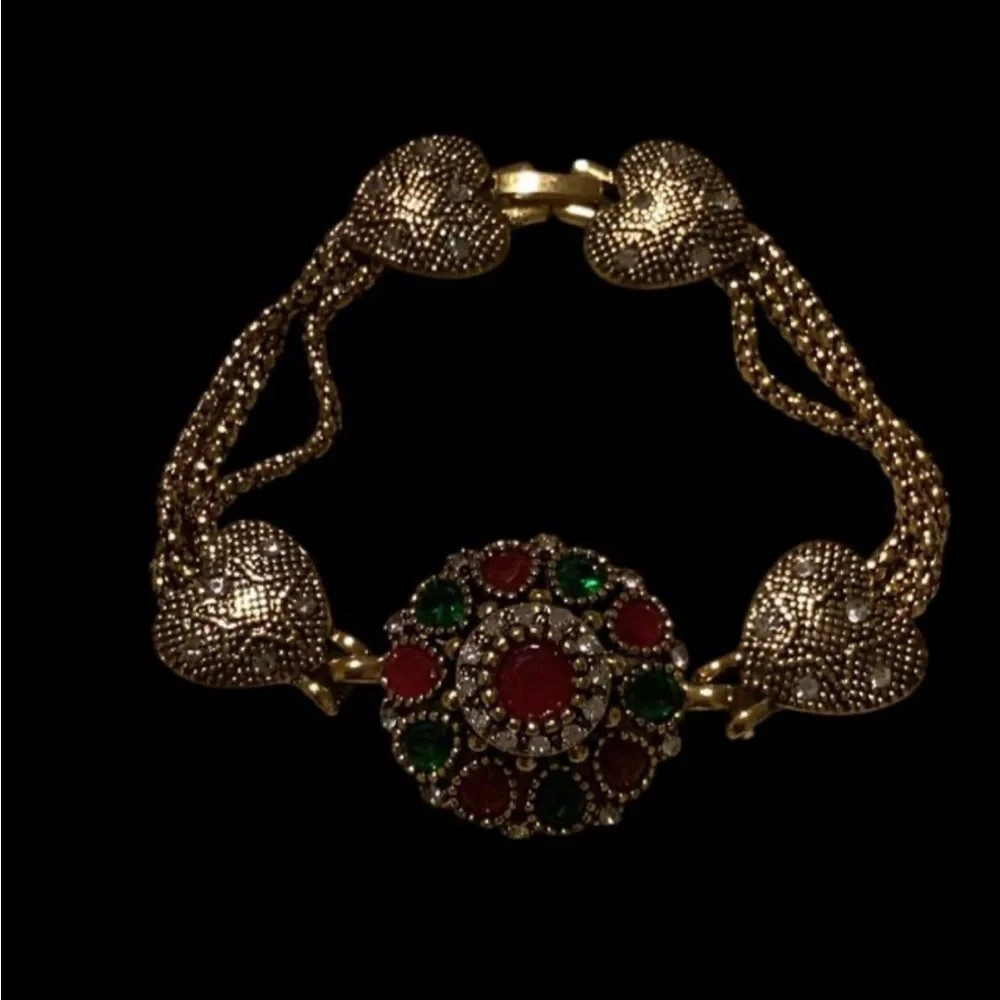 Elegant Gold and Red Jewelry Set - Picture 5 of 7